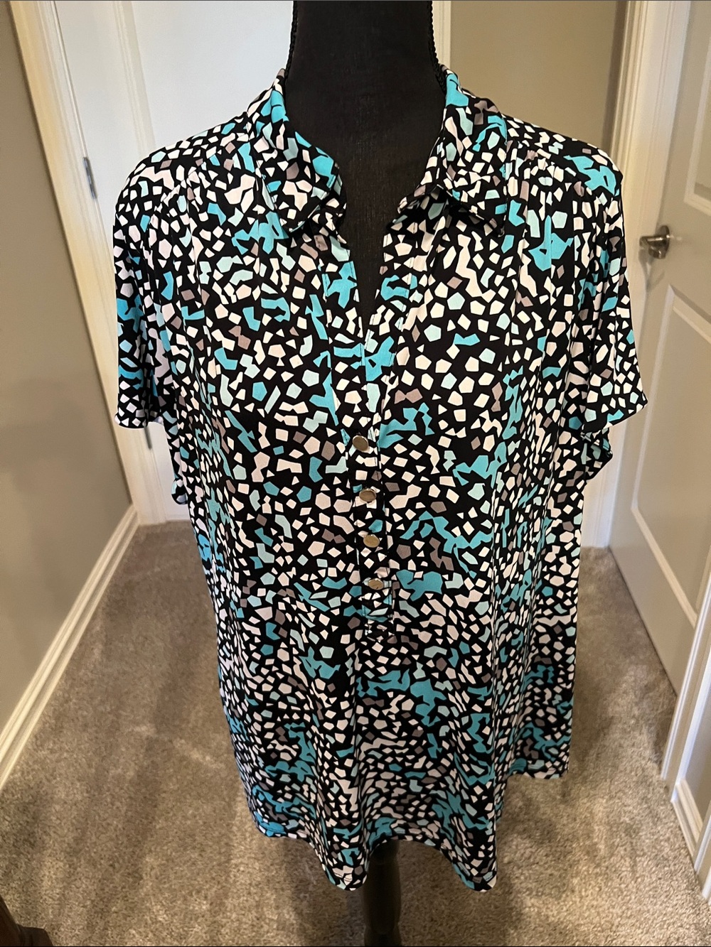 Alfani Black, White & Aqua Short-Sleeve Button-Front Blouse